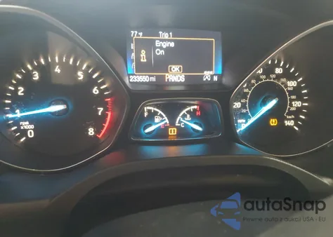 2017 Ford Escape Titanium из США, поврежденный, VIN 1FMCU9J9XHUB33366